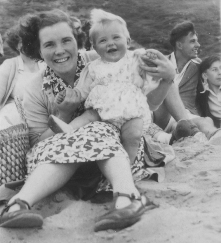 1954 - Rosemary & her mother, Irene, Redcar